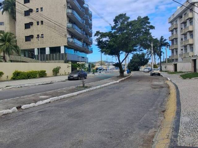 #3 - Apartamento para Venda em Cabo Frio - RJ